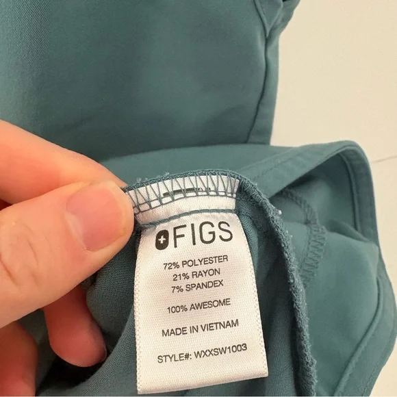 Figs Rafaela Oversized Scrub Top - Picture 7 of 8